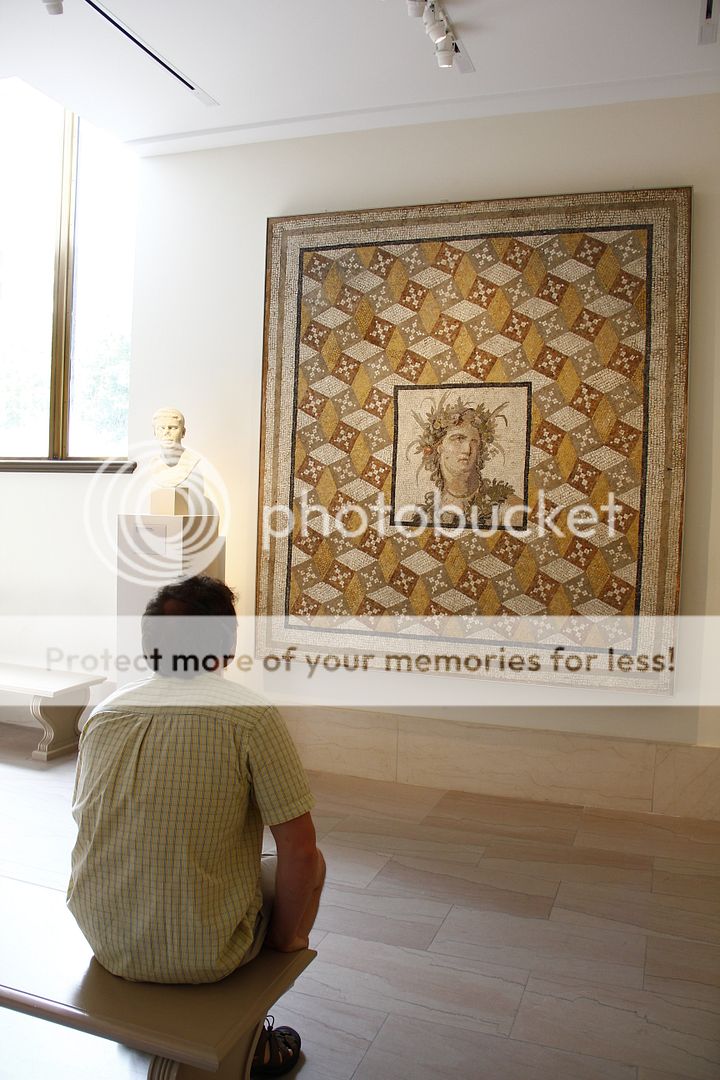 IMAGE: http://i763.photobucket.com/albums/xx275/GCODE666/New%20York%20City%202011/_MG_8643.jpg