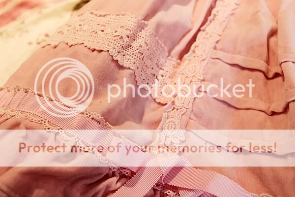 http://i763.photobucket.com/albums/xx274/fairysweetlily/IMG_1323.jpg