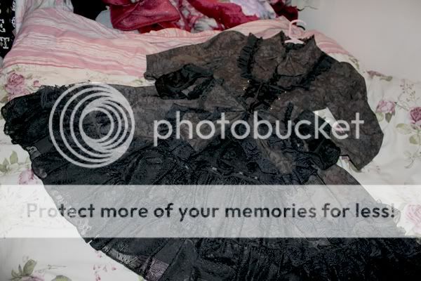 http://i763.photobucket.com/albums/xx274/fairysweetlily/IMG_1370.jpg
